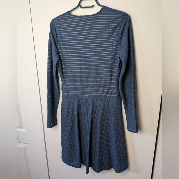 BCBG MAXAZRIA Navy Blue Fit Flare Dress Size Small Stripes Long Sleeves - Picture 8 of 11